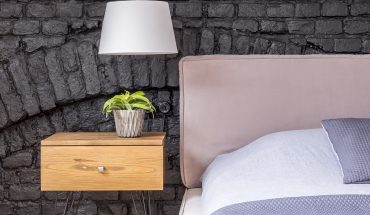 how to fit a headboard