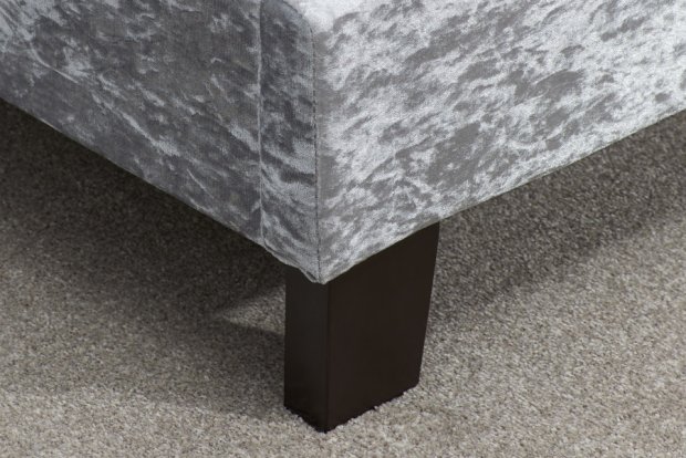 BERB3STEV2_Berlin Crushed Velvet_FE_Foot