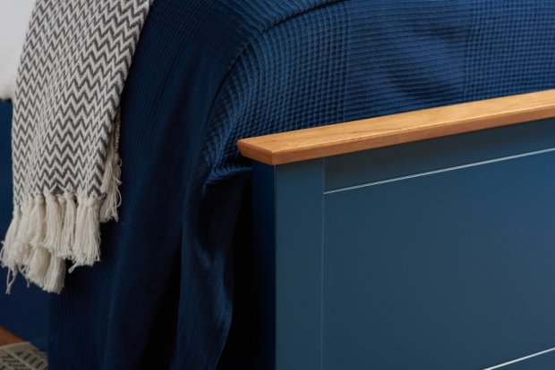 PHOTB_Phoenix Bed_RS_FE_Footboard Corner